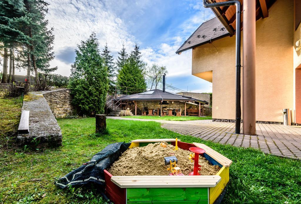 Vila Michal Bešeňová Esterno foto